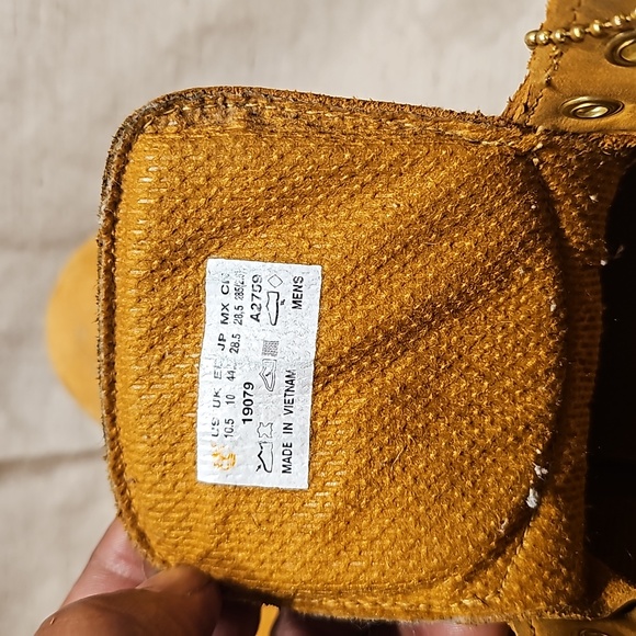 Boots - Picture 7 of 7